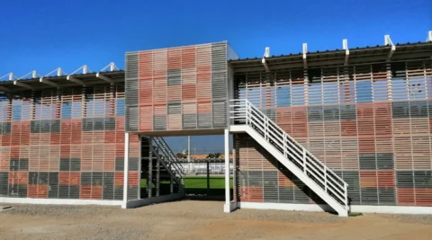 Fachada ventilada r6 estadio los vilos timberecco zoom